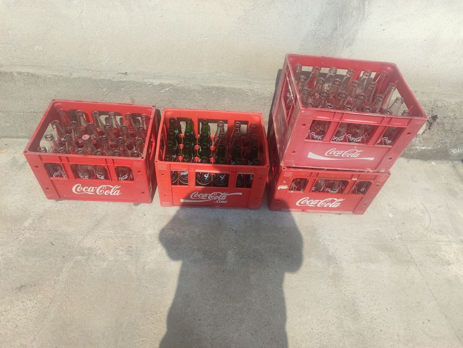 Продается 4 тары бутылок колы и спрайта/4 tara kola va sprayt butilka