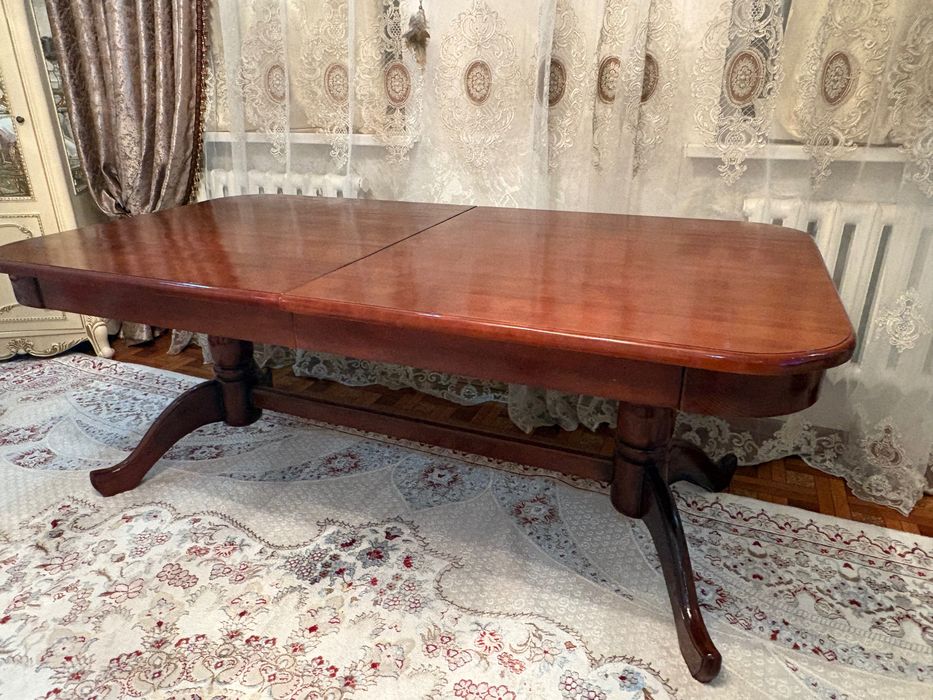 Стол для гостиной