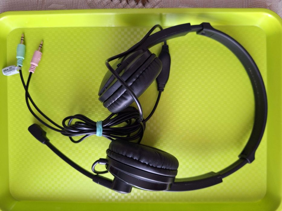 Casti audio stereo cu microfon si potentiometru reglare volum