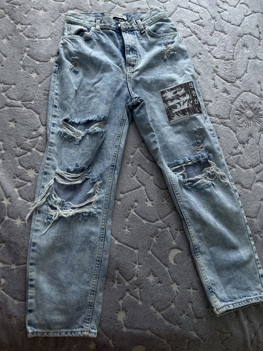 Продам стильные джинсы — отличный вариант на каждый день!