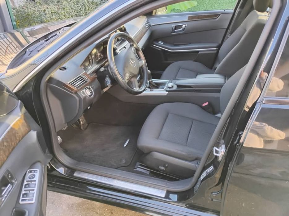 Мерцедес Е класа 2.0 Дизел ръчна кутия