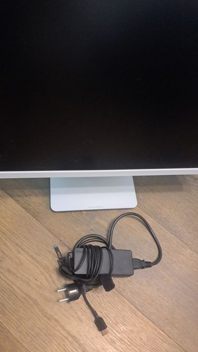 Sistem All-in-One Lenovo IdeaCentre AIO 23.8" cu licenta Windows si Office