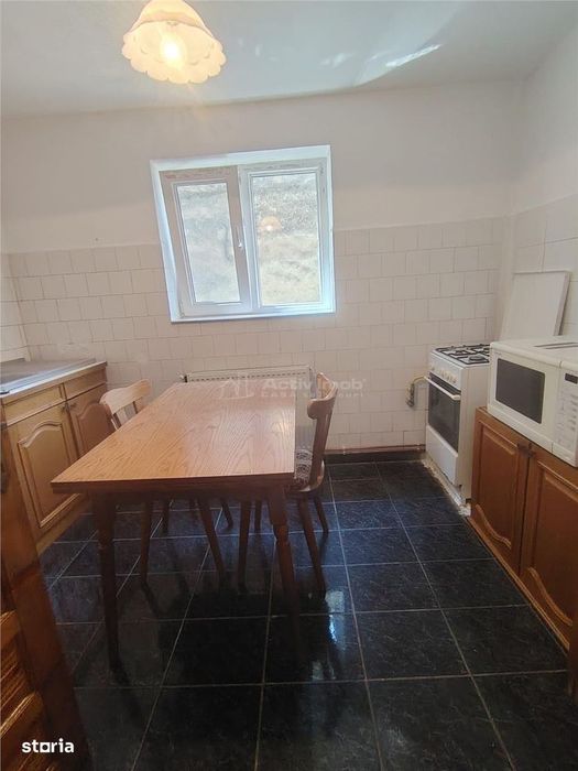 Etaj + Mansarda de vanzare | Targoviste - Zona Inspectoratului Scolar