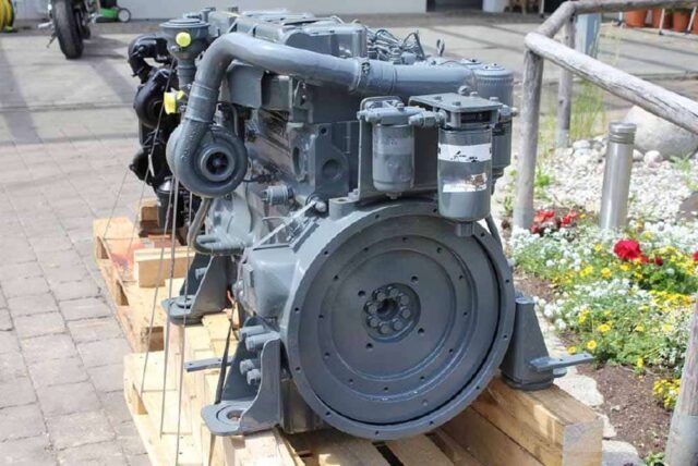 motor liebherr 4 pistoane d904 tb