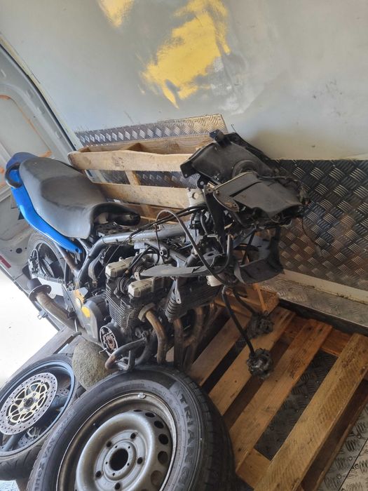 Vând  kawasaki zr7 s