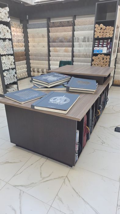 Стол для каталогов