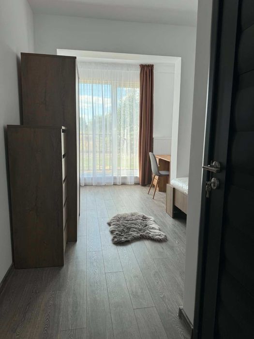 Camere cu băi private și apartament de închiriat în 7 Noiembrie, la 10 minute de UMF