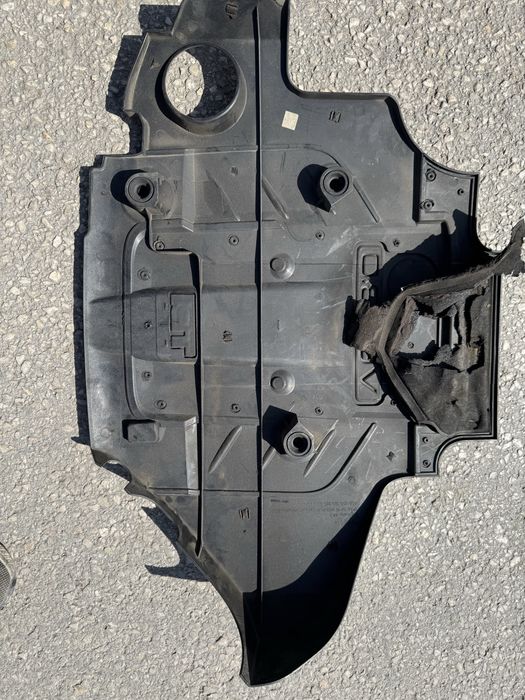 Капак двигател 3.0  233 кс тди ASB