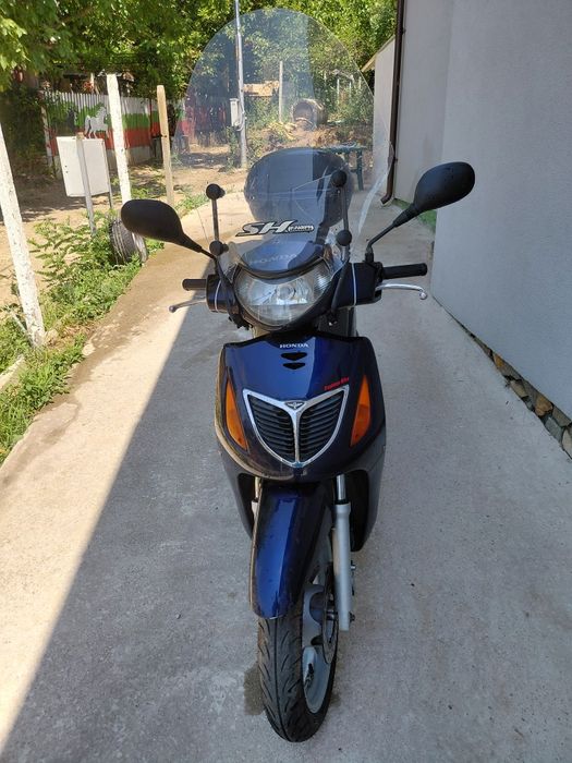 Honda SH-150 скутер