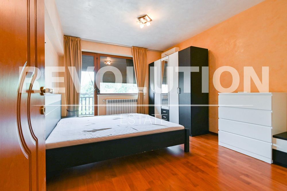 Дава се под наем Тристаен апартамент в София, Витоша - 150 кв.м за 1200 € - Снимка #9