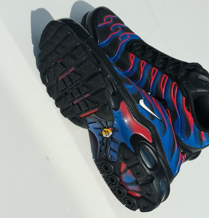 Nike Air Max Plus Black/White -University Red