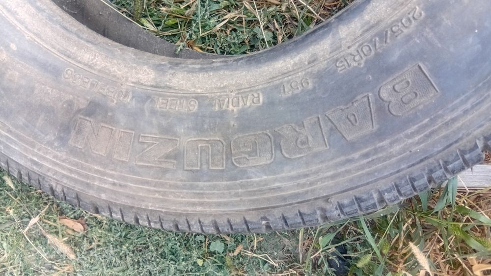 Покрышка размер р15, р16. р17