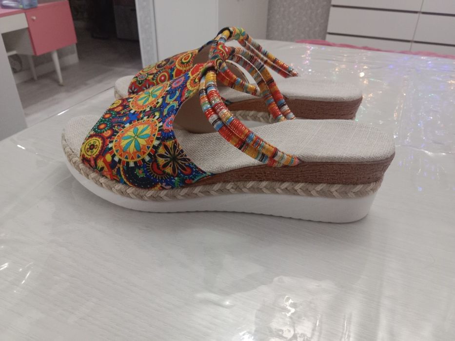 Продам летние босоножки