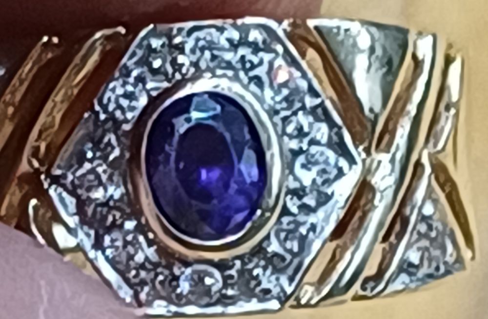 Златен пръстен 14 карата.,сапфир, синтетичен рубин.