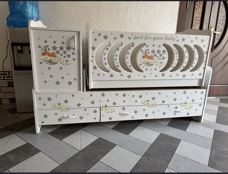 Bolalar kravatchasi sotiladi