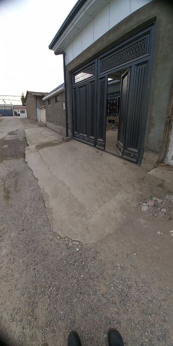 Uy sotiladi Toshkent shahar Yangihayot tum beshinchi bekat dan 3km