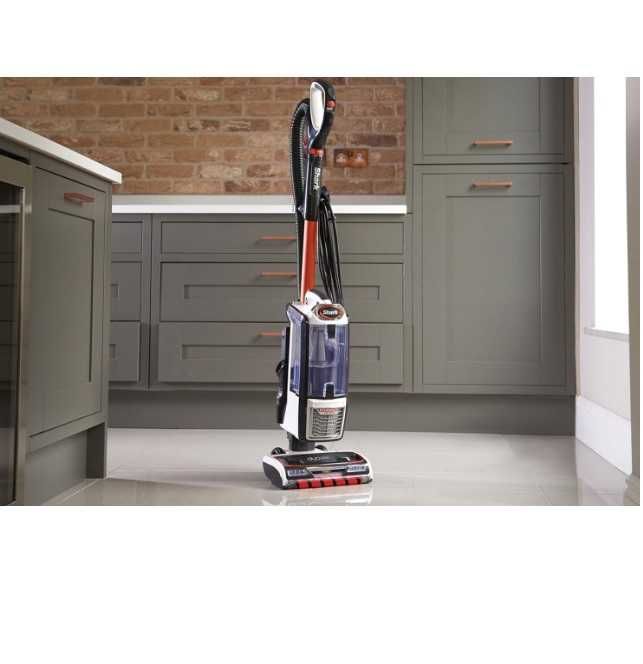 Професионална прахосмукачка Shark NZ801EU 0,83 л