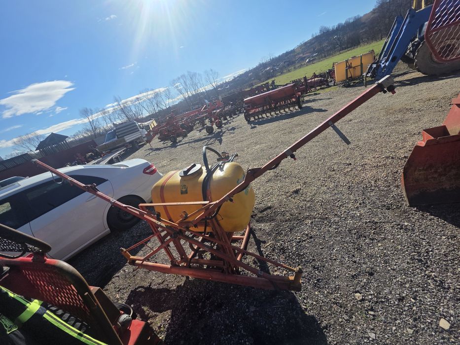 Bazin 350 litri  instalatie de erbicidat  cu brate 8 metri