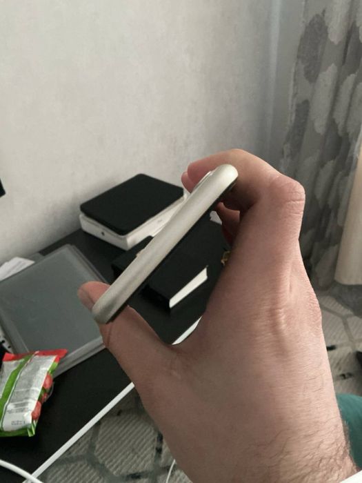 IPHONE 11 64 гб продам
