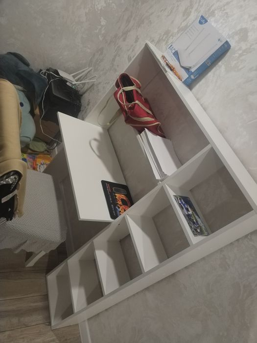 Продам столик с полками для компьютера