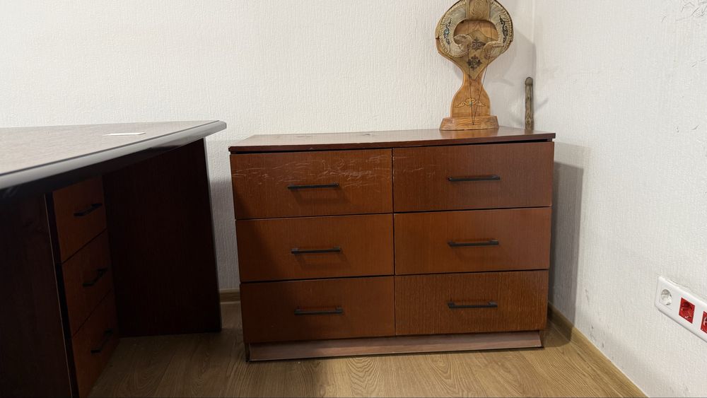 Продам офис мебель