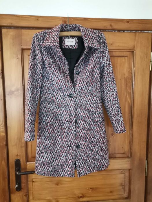 Pardesie, paltoane, haine de blana