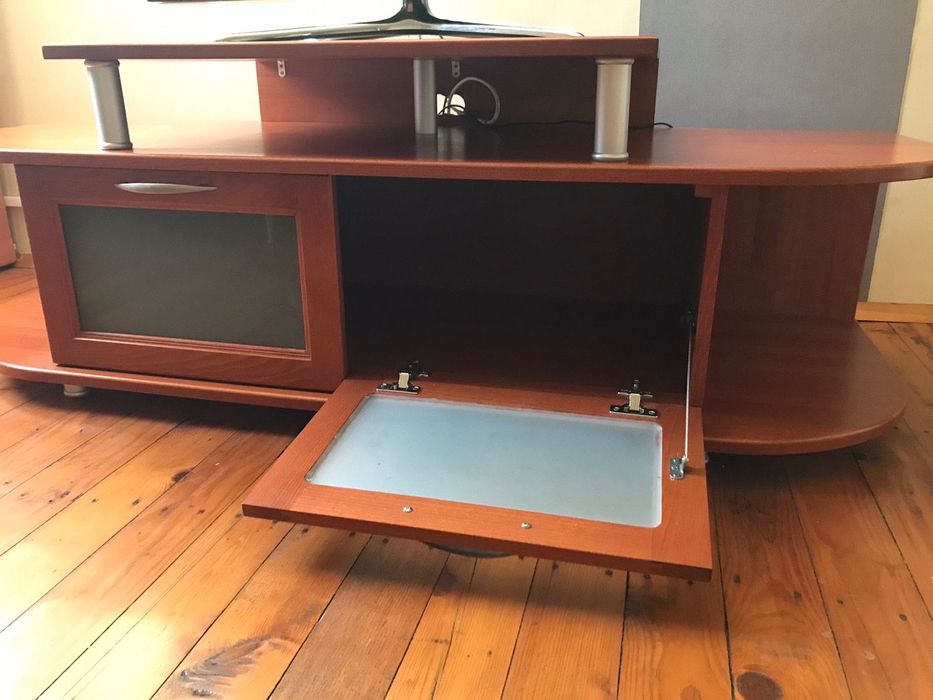 Шкаф за телевизор