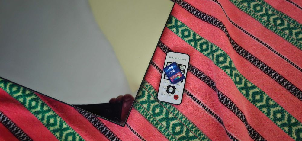 rama foto cu telecomanda