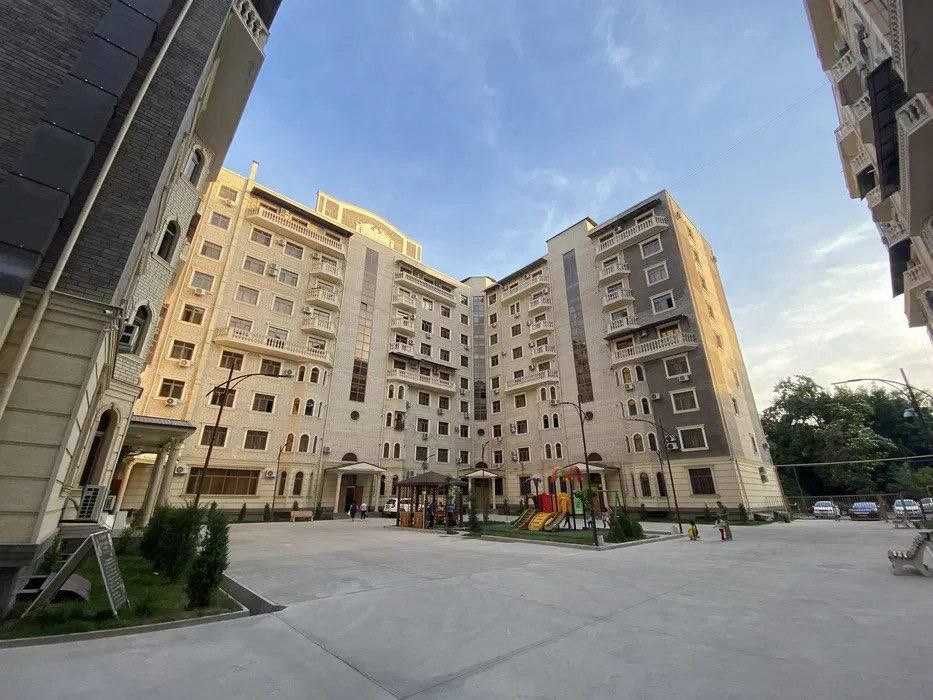 3-комн. 90 м², ЖК Madrid, Яккасарай, Мукими мост, центр`