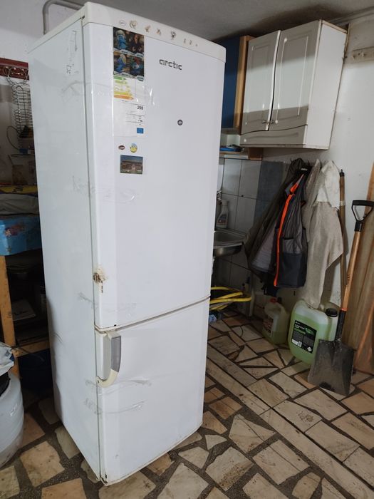 Vând frigider arctic