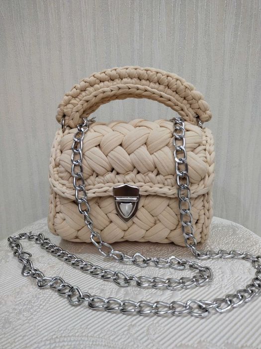 Красивые сумки из трикотажной пряжи.