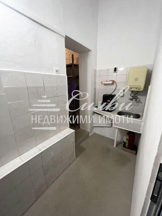 Търговско помещение МАГАЗИН на много КОМУНИКАТИВНО място – кв. Болниц