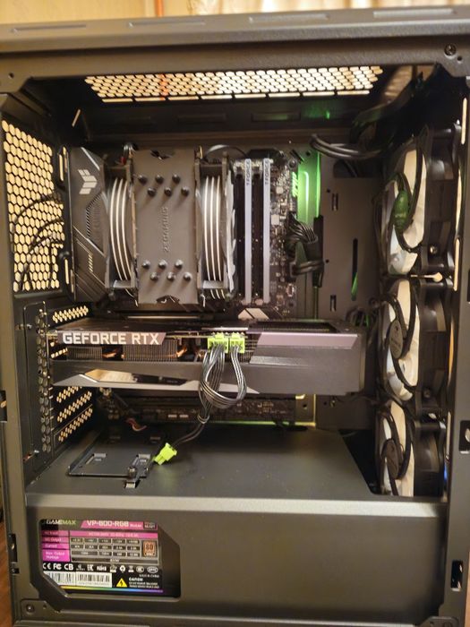 Компьютер, Монитор, Клавиатура. Наушники-Бесплатно.