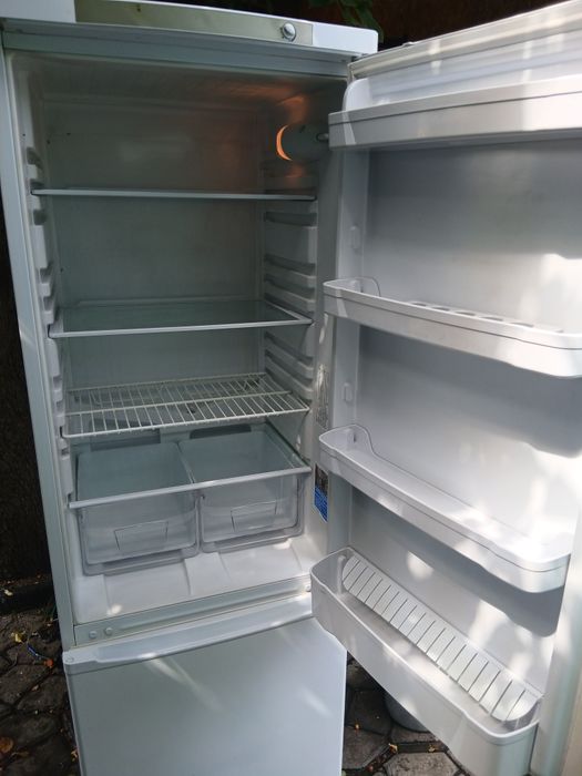 Холодильник Indesit 1,85 м