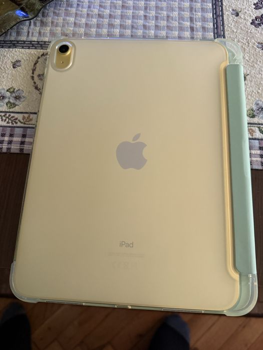 Продавам Apple Ipad 10th generation 64gb yellow
