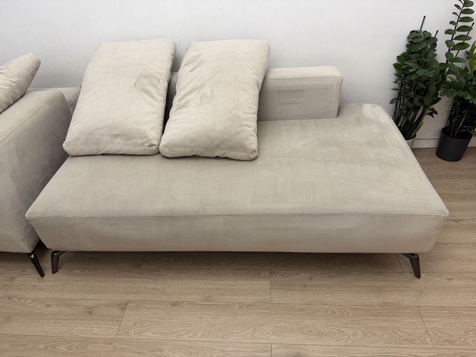 Продам диван. Из двух частей. Раскладной.