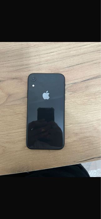 Продам iPhone XR