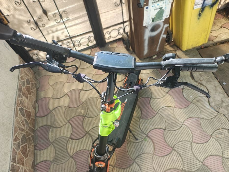 vand trotineta kamikaze k1 max la 3200 lei ca nouă