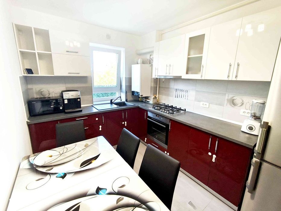 Vând/schimb apartament cu 2 camere+boxă Kasper Coresi
