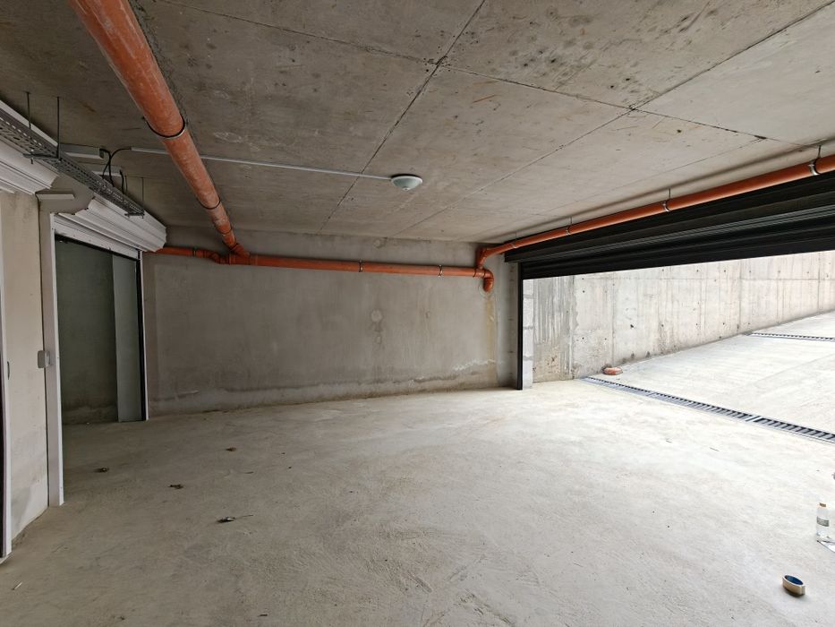 Продава се Гараж / Паркомясто в Казанлък - 18 кв.м за 808 €/кв.м - Снимка #1