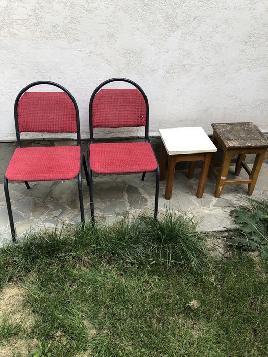 По 3000 и табуреты 1000