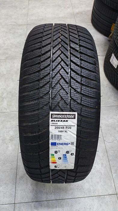 Bridgestone blizzak LM 005 зимняя резина от Польше 2 шт