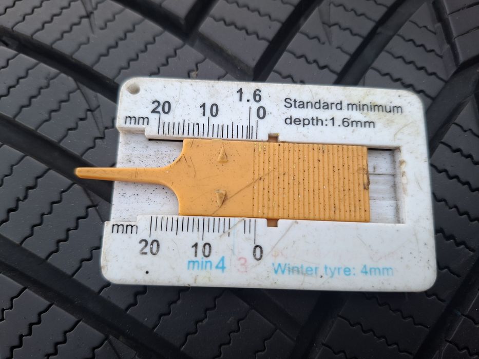 2бр. Почти Нови 245/45/19 Всесезонни 2023г.