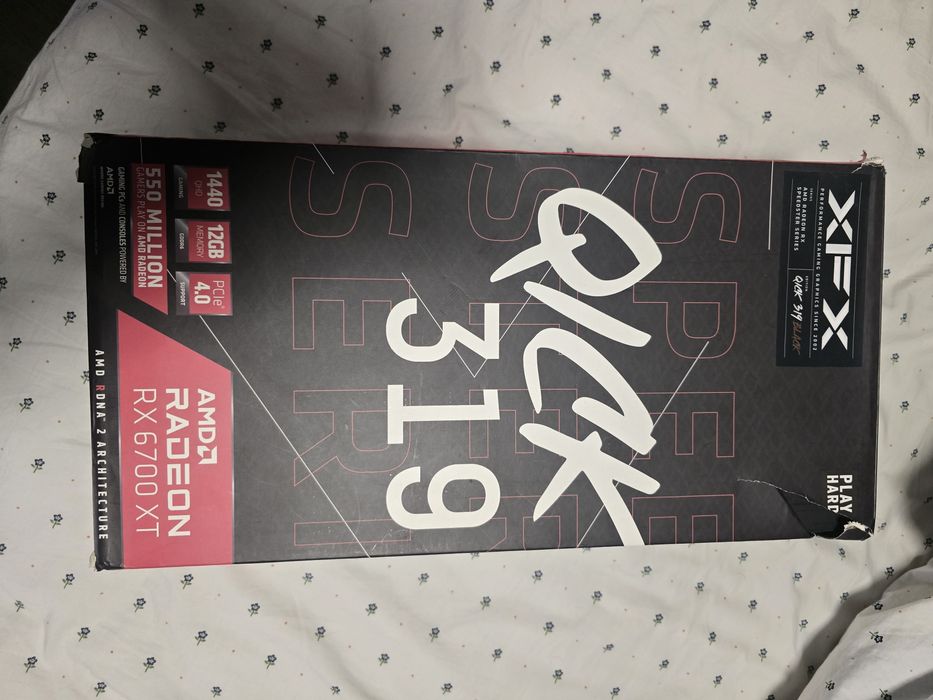 Неработеща AMD 6700xt 12gb