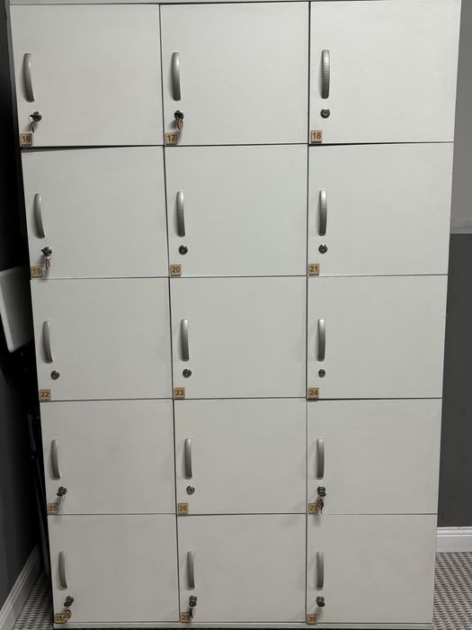 Офисный шкаф.