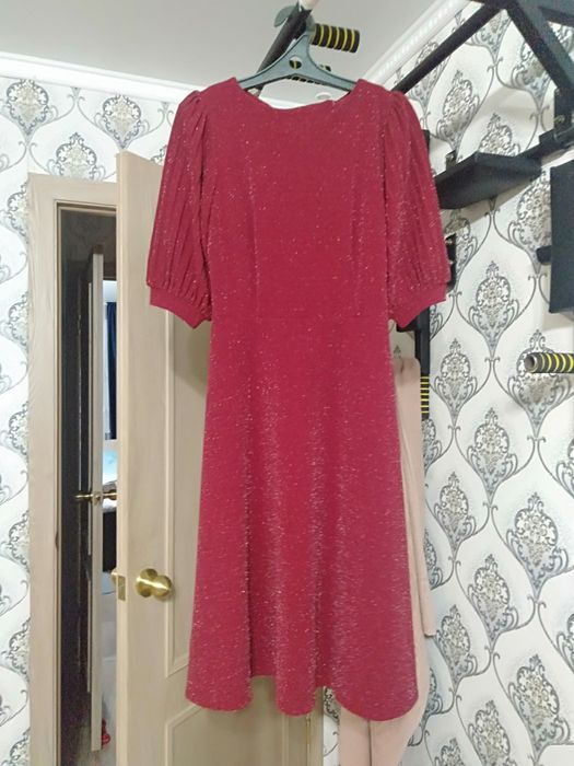 Продам Платье по 1000т