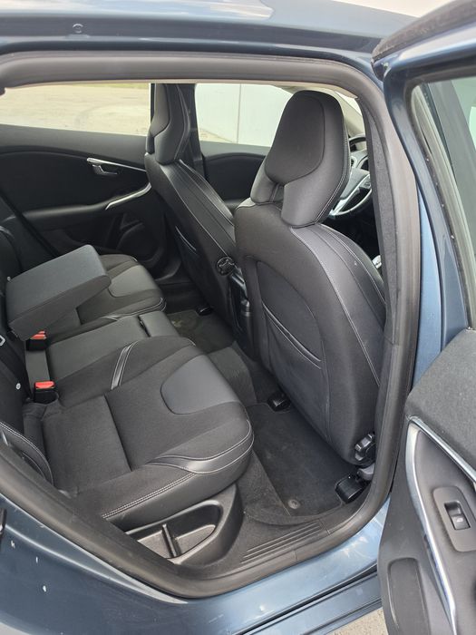 Volvo V40 2014 1.6diesel navi Camera Senzori keyless jante Import Nl