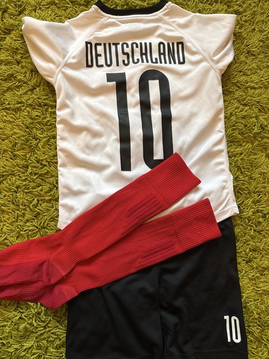 3 echipamente fotbal 6-8 ani