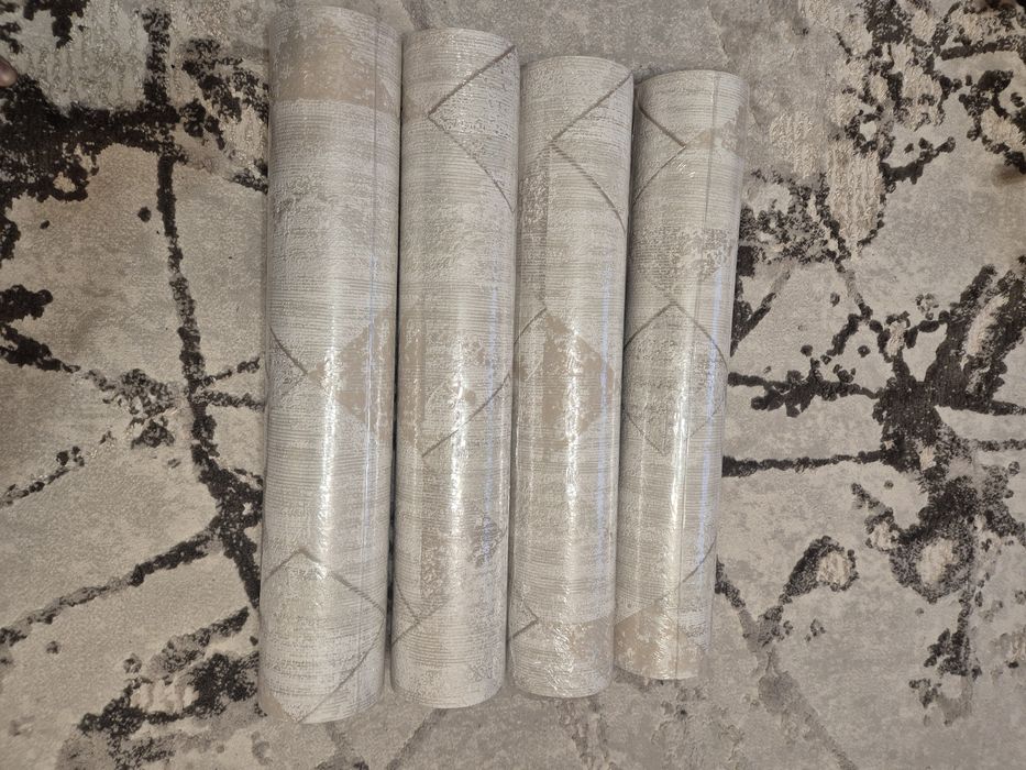 Tapet vinyl. Model deosebit, elegant , discret. Am 4 role