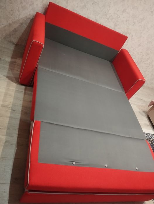 Продам диван в хорошем состоянии